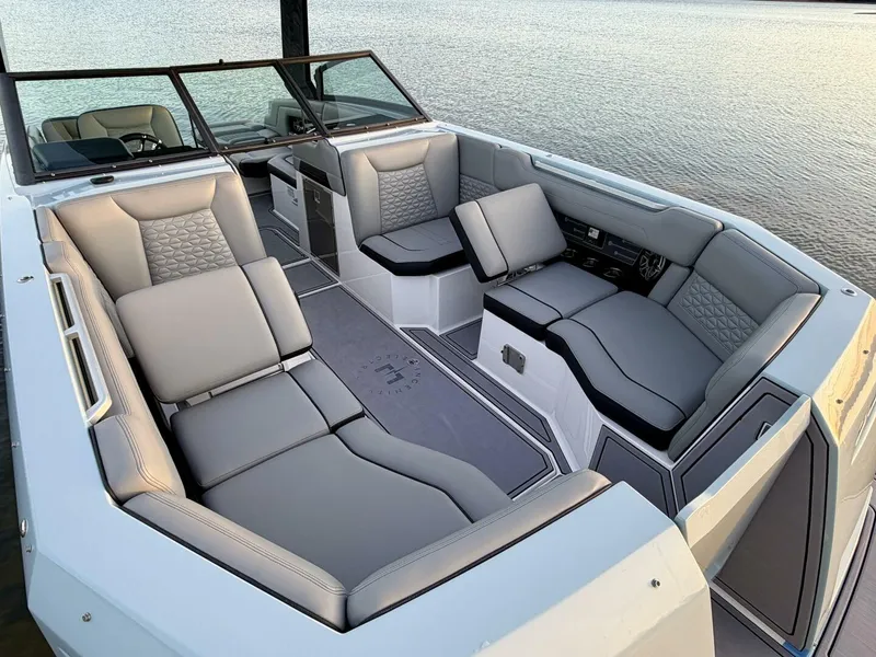 Slide: The Image of Correct Craft Ingenity 23EL2 Electric Boat 2023 - 5945037