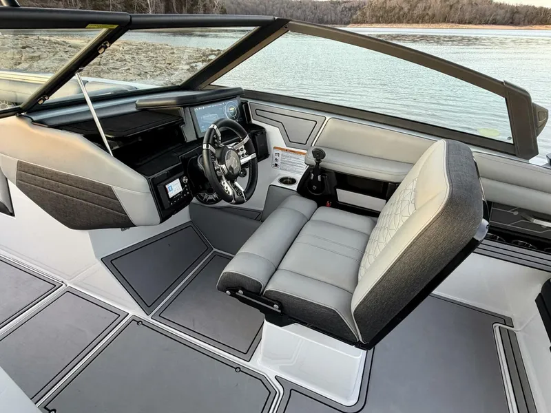 Slide: The Image of Correct Craft Ingenity 23EL2 Electric Boat 2023 - 5945059