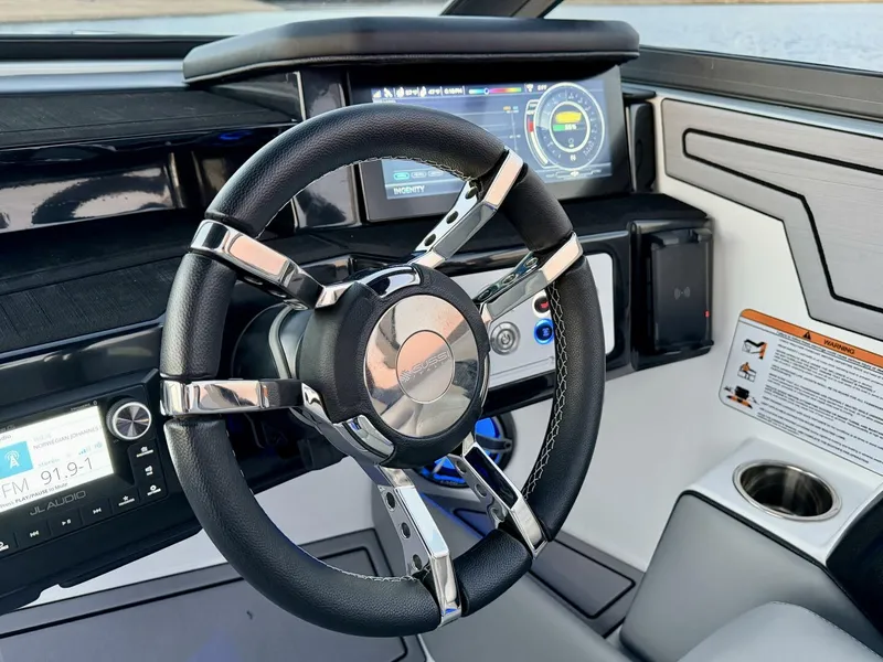 Slide: The Image of Correct Craft Ingenity 23EL2 Electric Boat 2023 - 5945062