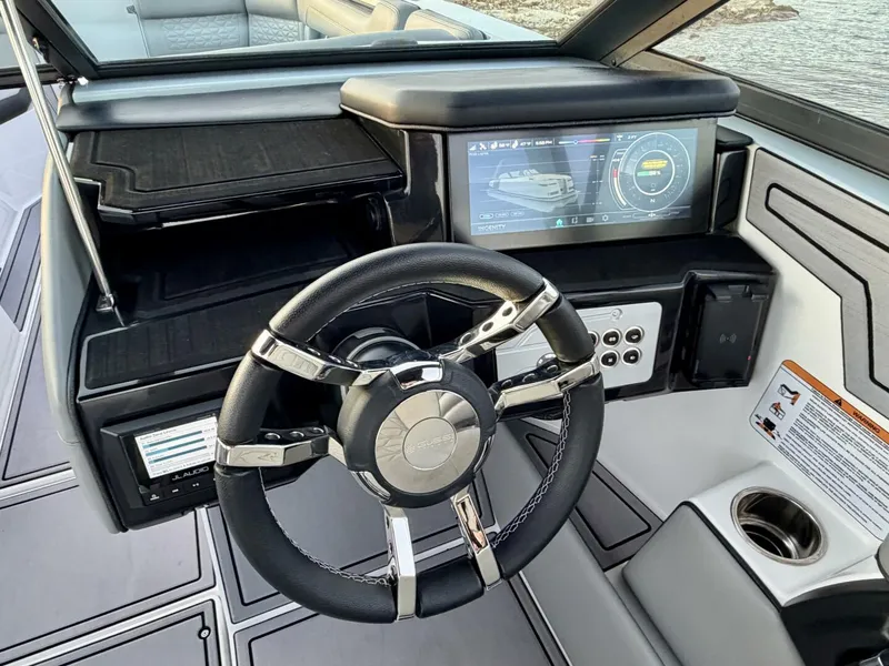 Slide: The Image of Correct Craft Ingenity 23EL2 Electric Boat 2023 - 5945063