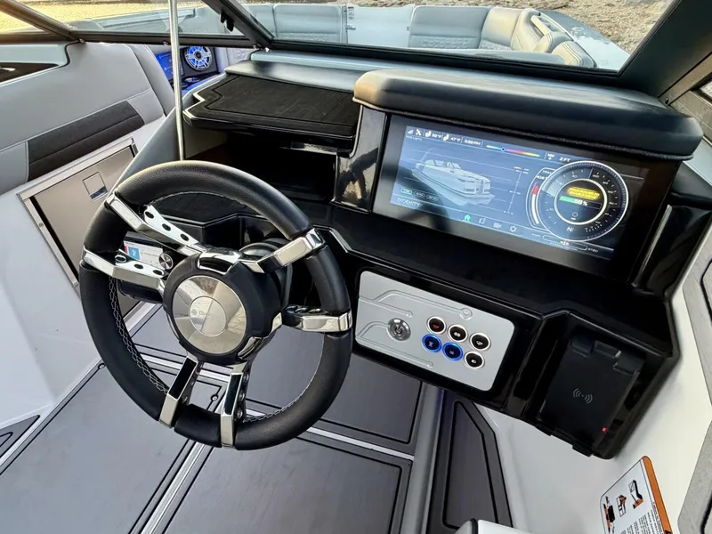 Slide: The Image of Correct Craft Ingenity 23EL2 Electric Boat 2023 - 5945072