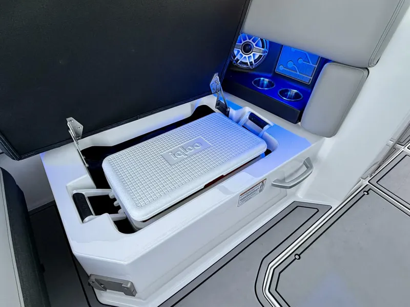 Slide: The Image of Correct Craft Ingenity 23EL2 Electric Boat 2023 - 5945074