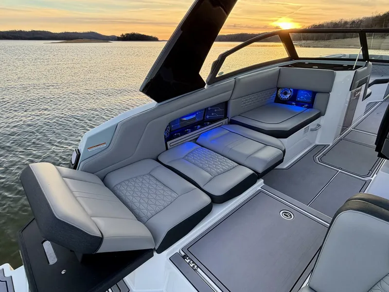 Slide: The Image of Correct Craft Ingenity 23EL2 Electric Boat 2023 - 5945078