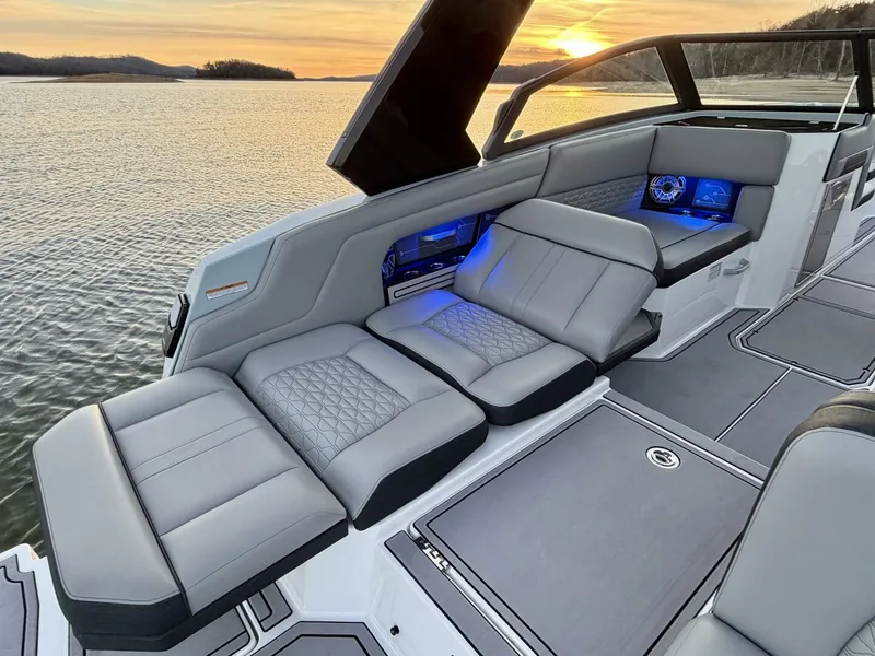 Slide: The Image of Correct Craft Ingenity 23EL2 Electric Boat 2023 - 5945079