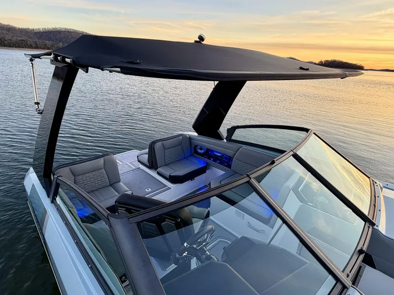 Slide: The Image of Correct Craft Ingenity 23EL2 Electric Boat 2023 - 5945090