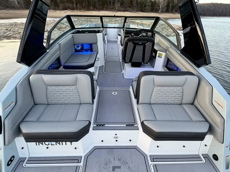 Slide: The Image of Correct Craft Ingenity 23EL2 Electric Boat 2023 - 5945094