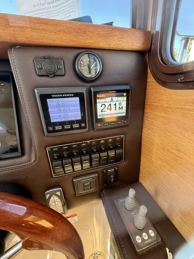 Slide: The Image of Ranger Tug R-25 SC 2016 - 5955849