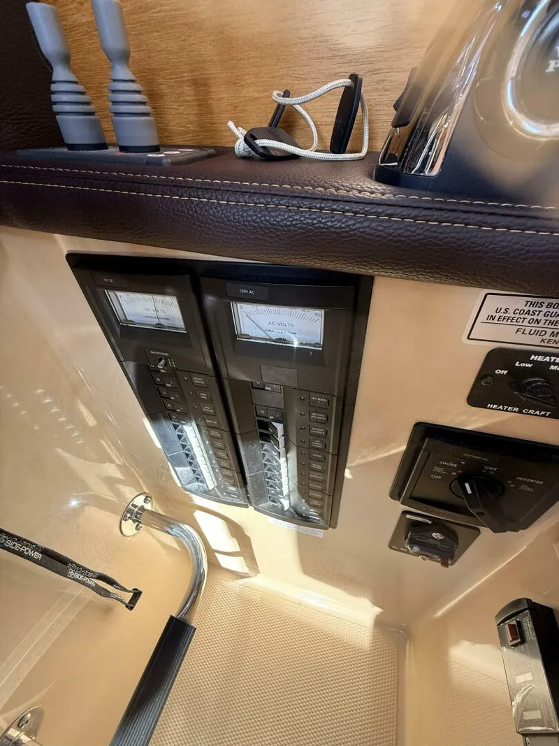 Slide: The Image of Ranger Tug R-25 SC 2016 - 5955851