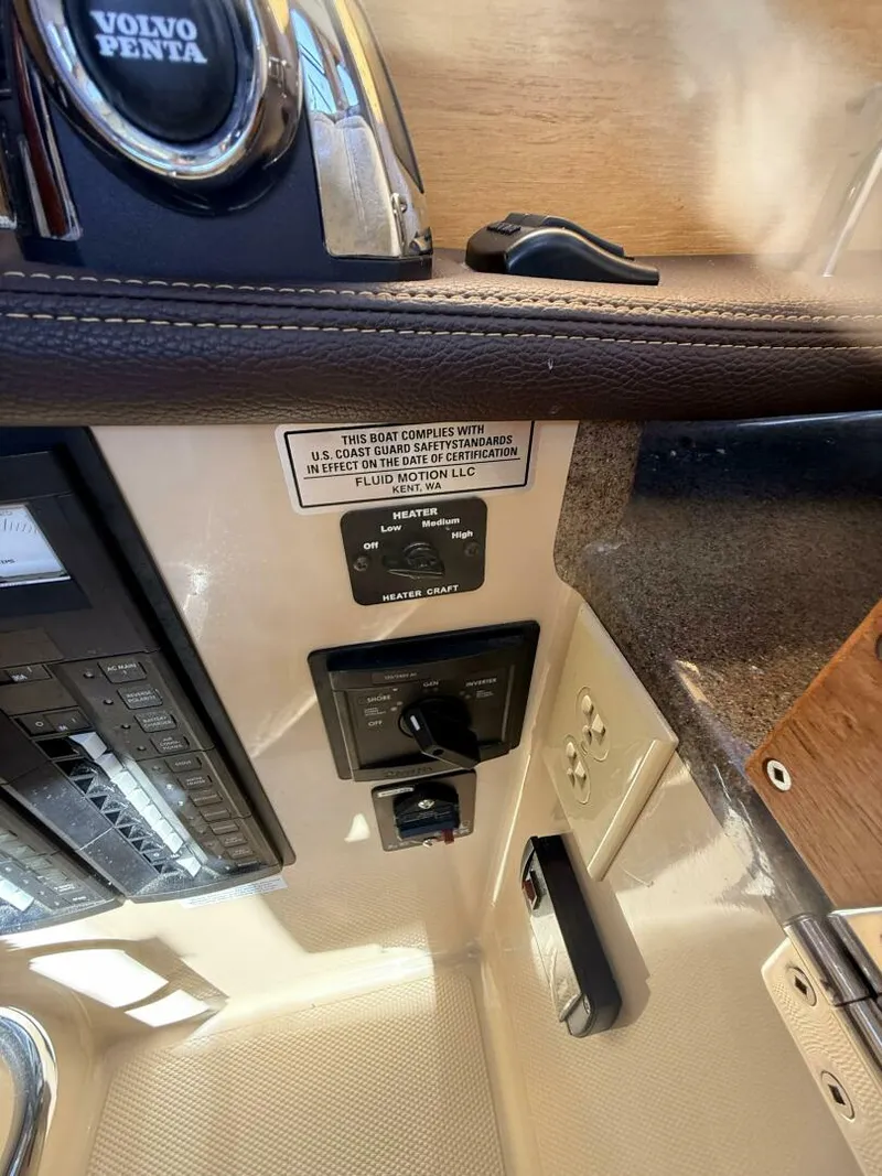 Slide: The Image of Ranger Tug R-25 SC 2016 - 5955852