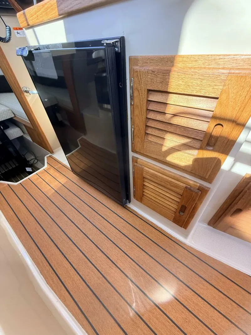 Slide: The Image of Ranger Tug R-25 SC 2016 - 5955863