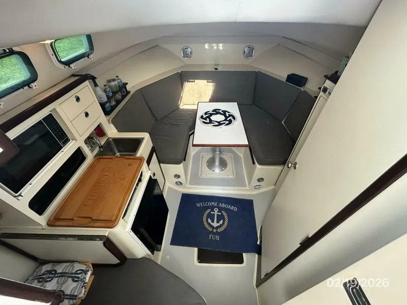 Slide: The Image of 28' Albin cabin forward - 5945663