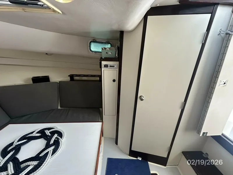 Slide: The Image of 28' Albin cabin starboard - 5945667