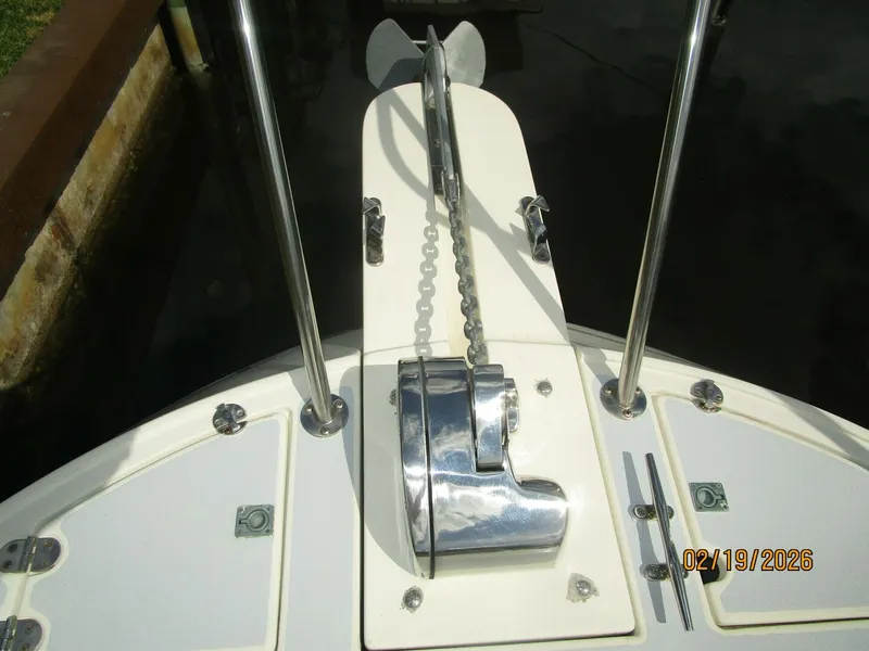Slide: The Image of 28' Albin anchor windlass1 - 5945660