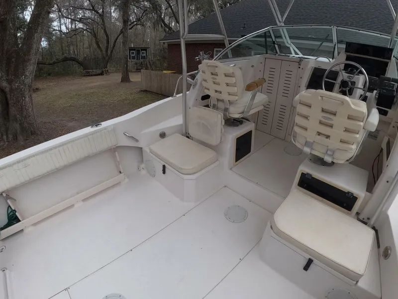 Slide: The Image of Grady-White Gulfstream 232 2001 - 5946363