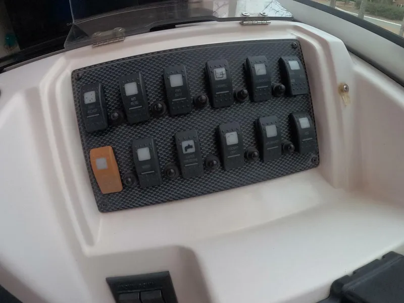 Slide: The Image of Grady-White Gulfstream 232 2001 - 5946366