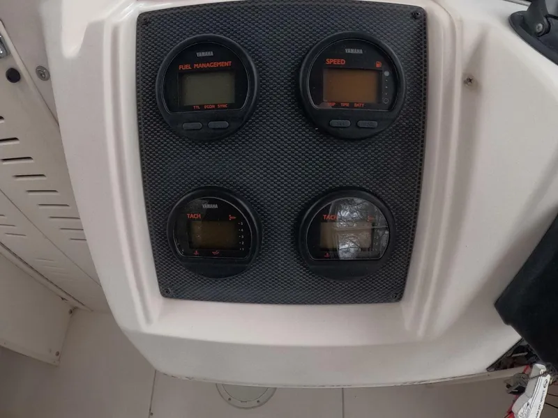 Slide: The Image of Grady-White Gulfstream 232 2001 - 5946368