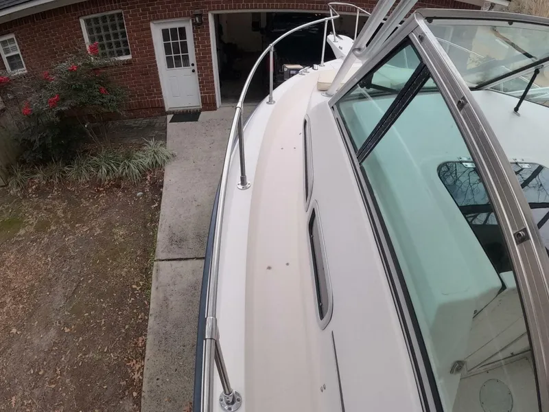 Slide: The Image of Grady-White Gulfstream 232 2001 - 5946369