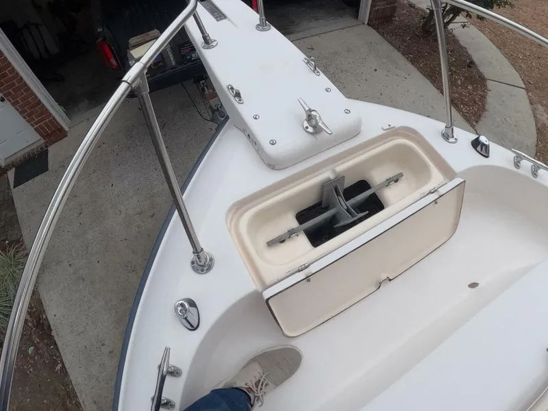 Slide: The Image of Grady-White Gulfstream 232 2001 - 5946371