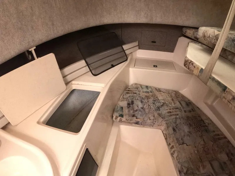 Slide: The Image of Grady-White Gulfstream 232 2001 - 5946376