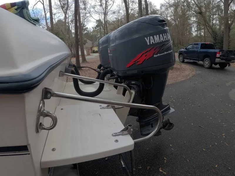 Slide: The Image of Grady-White Gulfstream 232 2001 - 5946354