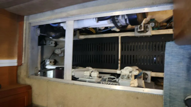 Slide: The Image of Luhrs 38 Convertible 2005 - 5946488