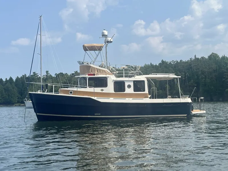 The Image of Ranger Tug R-31 CB 2023 - 7681212