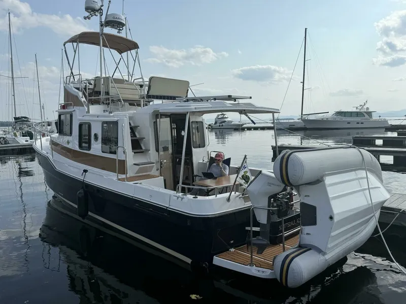 Slide: The Image of Ranger Tug R-31 CB 2023 - 7681215