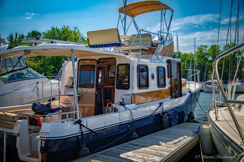 Slide: The Image of Ranger Tug R-31 CB 2023 - 7681214