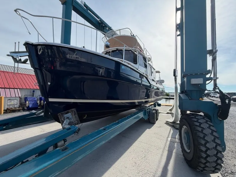 Slide: The Image of Ranger Tug R-31 CB 2023 - 7369138
