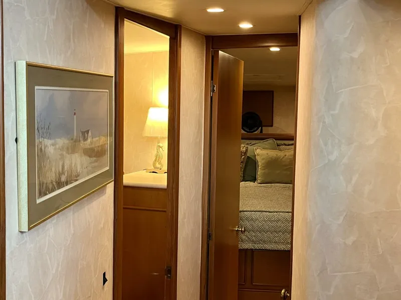 Slide: The Image of Post 42 Convertible 1999 - 5946918