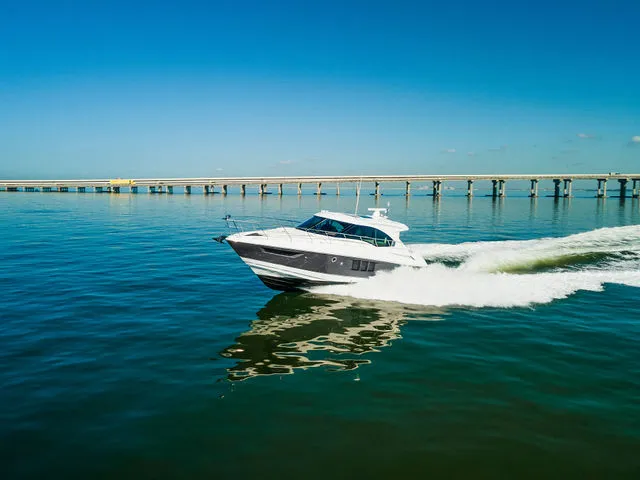 Slide: The Image of Cruisers Yachts 45 Cantius 2018 - 64