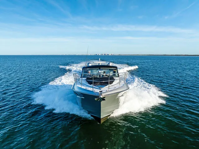 Slide: The Image of Cruisers Yachts 45 Cantius 2018 - 35