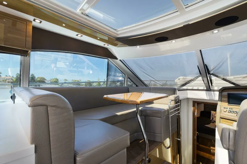 Slide: The Image of Cruisers 45 - Insieme - Dinette 2018 Cruisers 45 Cantius - Insieme - 7679264