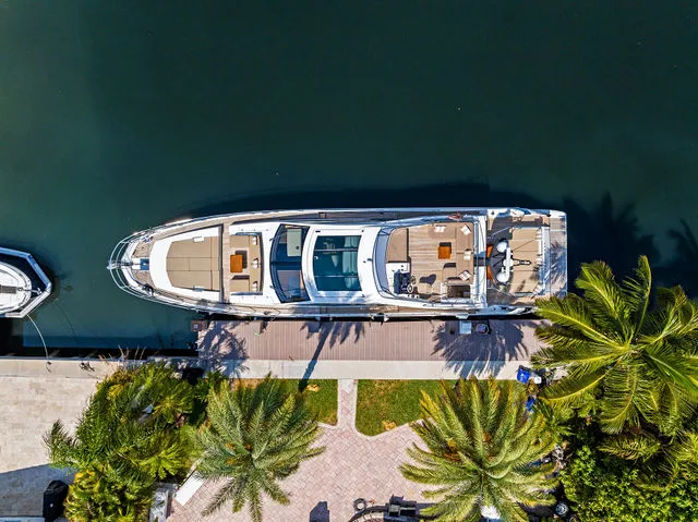 Slide: The Image of Azimut 77S 2019 - 61