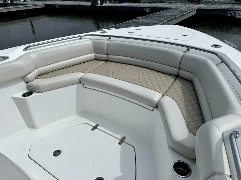 Slide: The Image of Boston Whaler 33 BOTTOMS UP -  Bow Seating   2019 Boston Whaler 33 BOTTOMS UP - 5947323