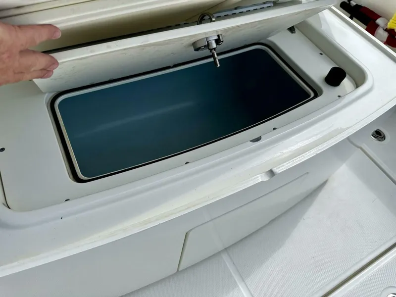 Slide: The Image of Boston Whaler 33 BOTTOMS UP - Aft  2019 Boston Whaler 33 BOTTOMS UP - 5947342