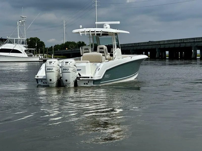 Slide: The Image of Boston Whaler 33 BOTTOMS UP -  Exterior 2019 Boston Whaler 33 BOTTOMS UP - 5947312