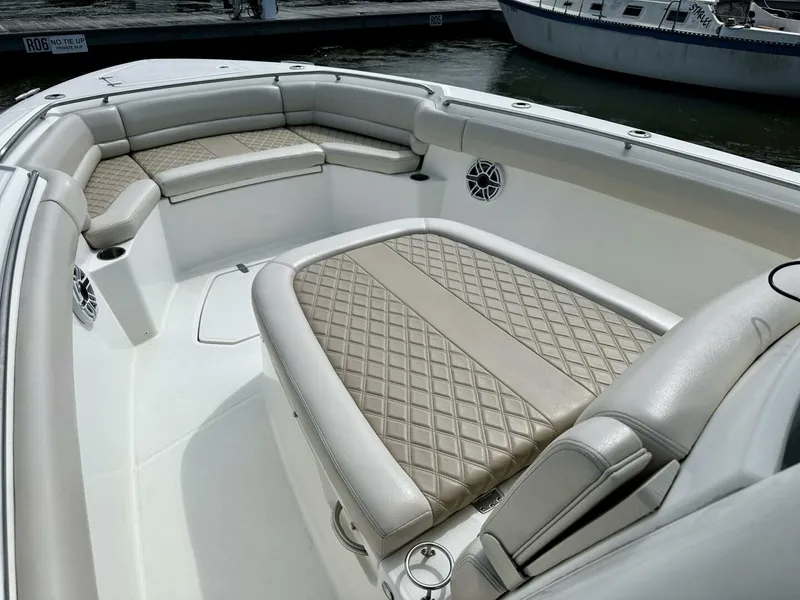 Slide: The Image of Boston Whaler 33 BOTTOMS UP -  Bow Seating   2019 Boston Whaler 33 BOTTOMS UP - 5947321
