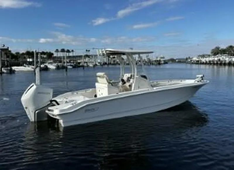 Slide: The Image of Boston Whaler 250 Dauntless - Exterior 2023 Boston Whaler 250 Dauntless - 5947657