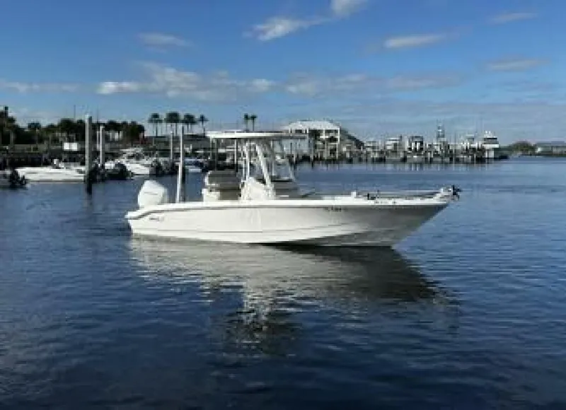 Slide: The Image of Boston Whaler 250 Dauntless - Exterior 2023 Boston Whaler 250 Dauntless - 5947653