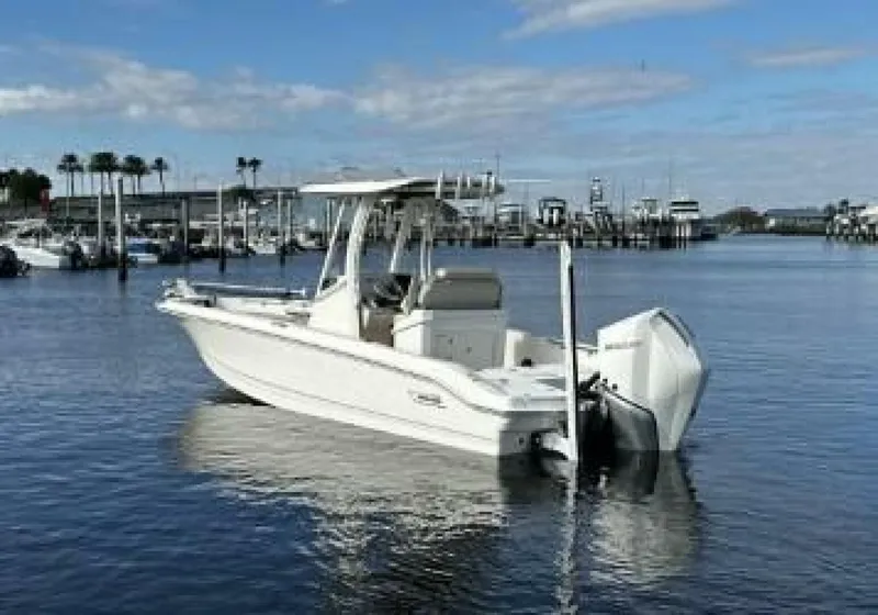 Slide: The Image of Boston Whaler 250 Dauntless - Exterior 2023 Boston Whaler 250 Dauntless - 5947654