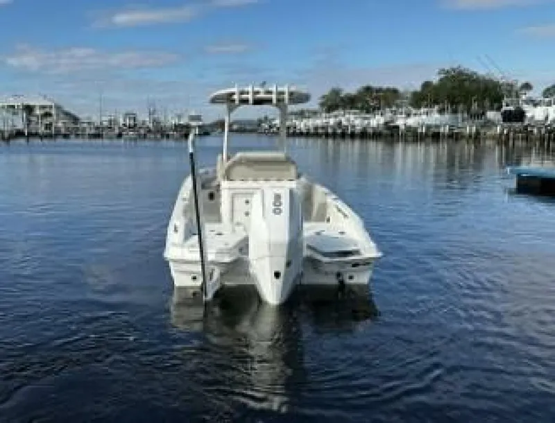 Slide: The Image of Boston Whaler 250 Dauntless - Exterior 2023 Boston Whaler 250 Dauntless - 5947655