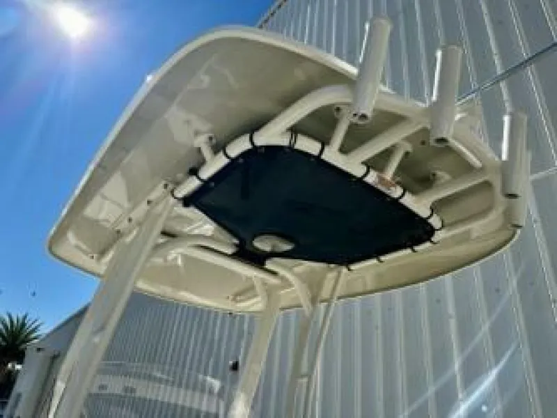 Slide: The Image of Boston Whaler 250 Dauntless - Hard Top 2023 Boston Whaler 250 Dauntless - 5947669