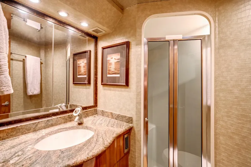 Slide: The Image of Viking 68 - Mobster - Head 2007 Viking 68 Convertible - Mobster - 5949283