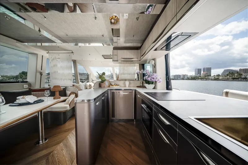 Slide: The Image of Galeon 620 FLY 2026 - 6107190