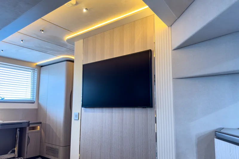 Slide: The Image of Galeon 620 FLY 2026 - 7522537