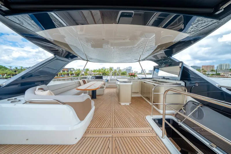 Slide: The Image of Galeon 620 FLY 2026 - 6107212