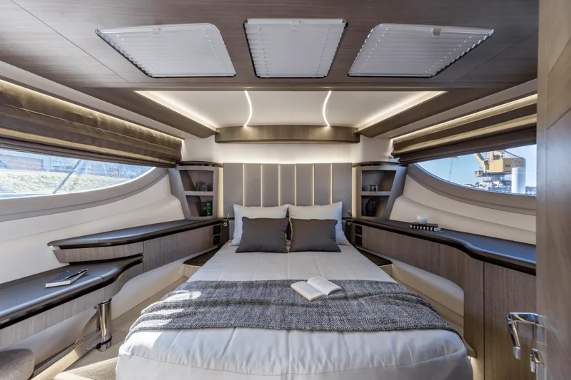Slide: The Image of Galeon 560 FLY 2026 - 5947898