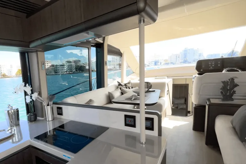 Slide: The Image of Galeon 560 FLY 2026 - 5947916