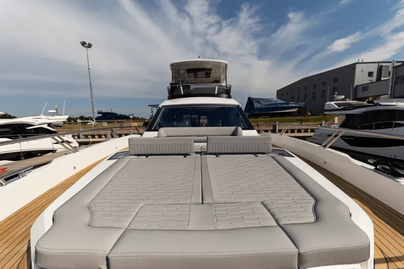 Slide: The Image of Galeon 560 FLY 2026 - 5947946
